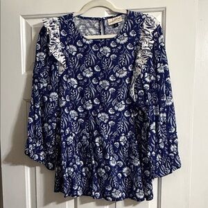 Universal Thread Blue and White Floral Print 3/4 Sleeve Ruffle Top Size Medium